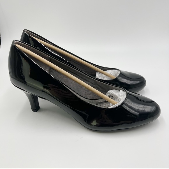 9.5W 9.5 WIDE LifeStride Parigi Black Patent Vegan Faux Leather Pump Heels - Picture 2 of 16